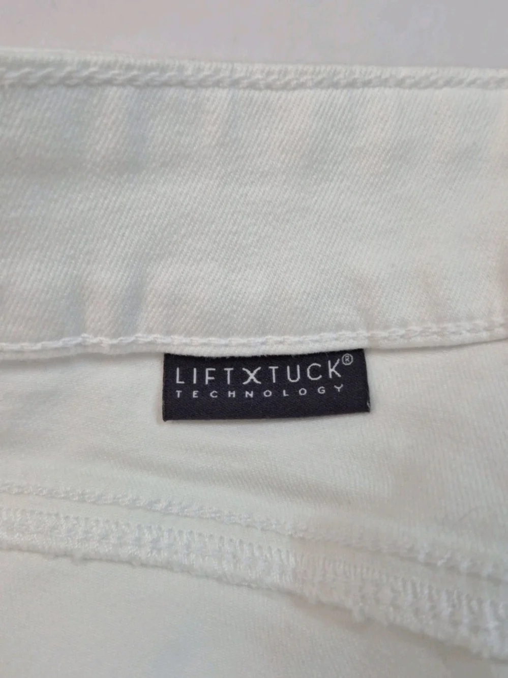 Nydj Women's Shorts Bermuda Size 14P Petite Optic White Stretch NWT 34